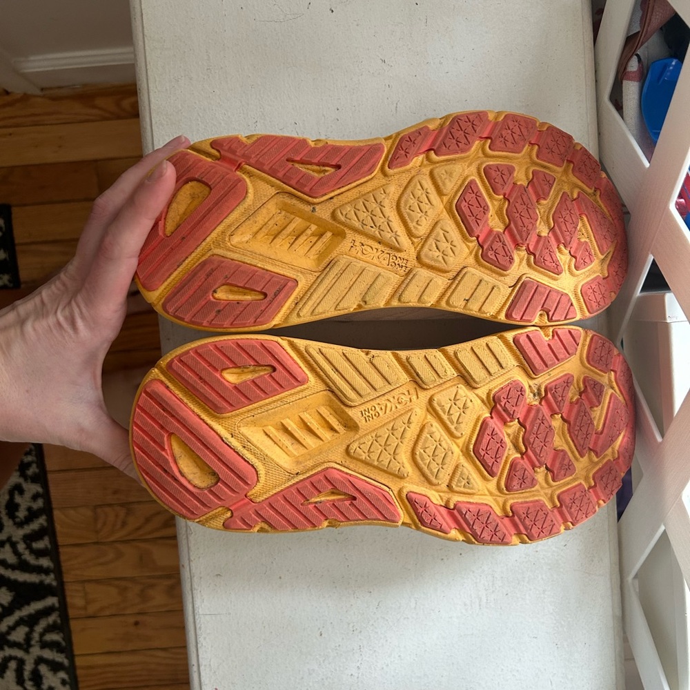 Hoka arahi 6